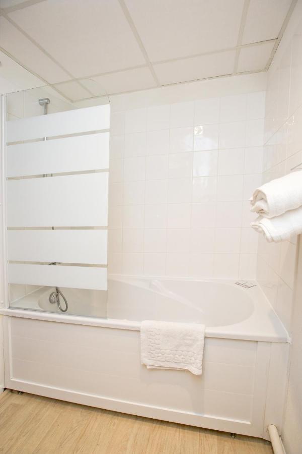 Grand Studio Avec Climatisation, Balcon Proche Gare Centre Ville Lourdes Exterior photo