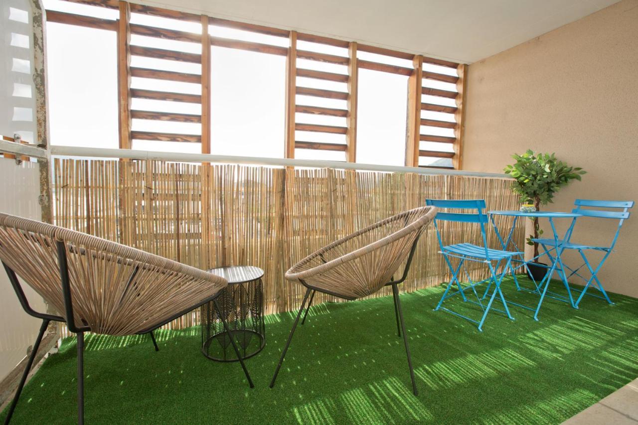 Grand Studio Avec Climatisation, Balcon Proche Gare Centre Ville Lourdes Exterior photo