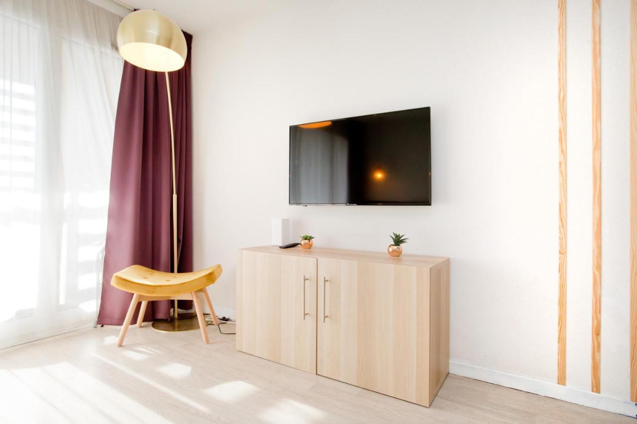 Grand Studio Avec Climatisation, Balcon Proche Gare Centre Ville Lourdes Exterior photo